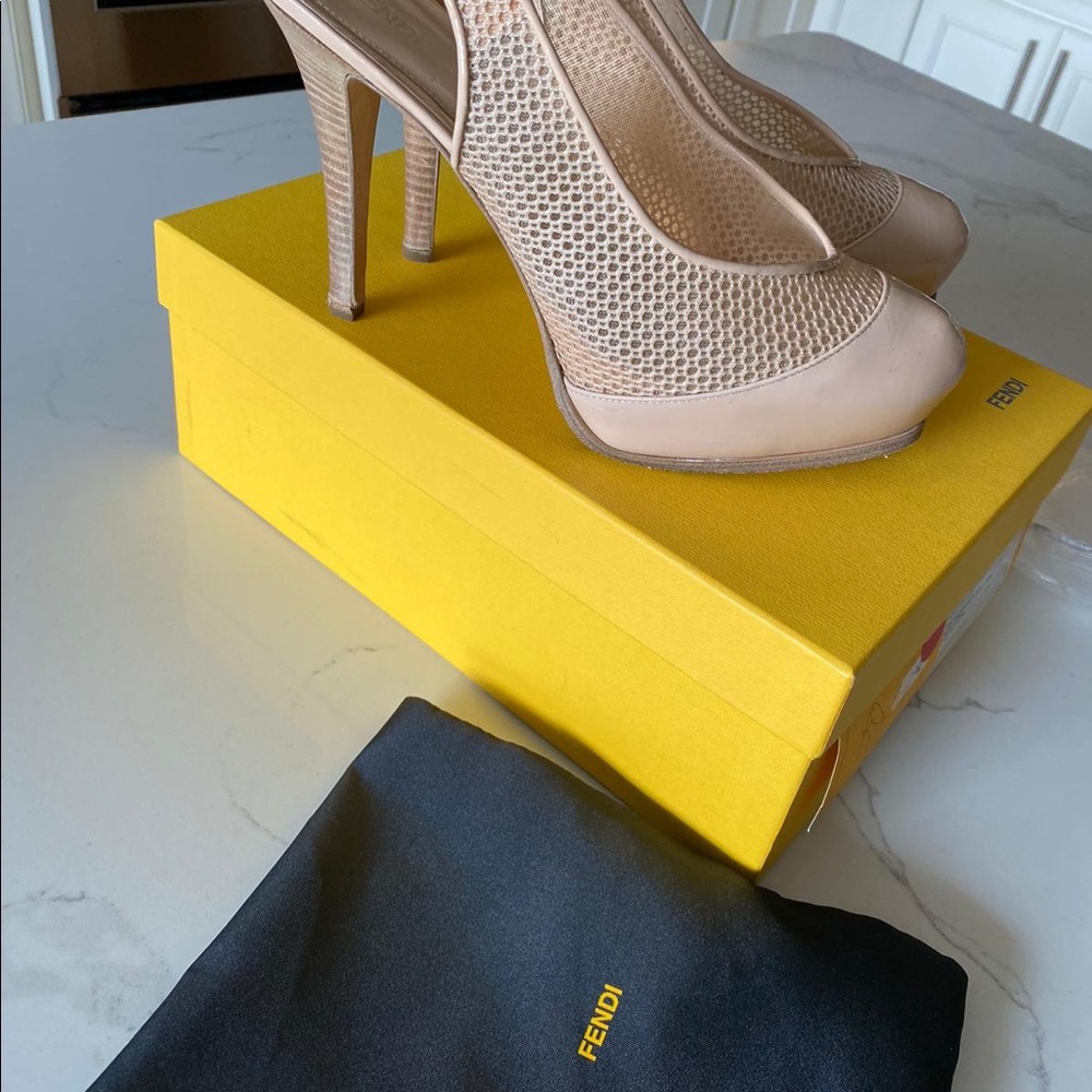 FENDI NUDE PATENT PUMPS HEELS NUDE 40 - Picture 4 of 8